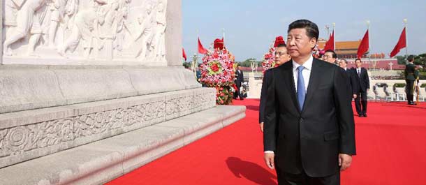 الصين تقيم حفلاً لإحياء يوم الشهيد في ميدان تيانآنمن