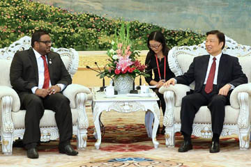 نائب الرئيس الصيني يجتمع مع ضيوف من قبرص وبنجلاديش والمالديف وروسيا