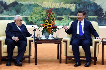 الرئيس الصيني يجتمع مع وزير الخارجية الامريكى الاسبق هنري كسنجر