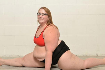 الفتاة الأمريكية البالغ وزنها 100 كيلو جرام تحب رقص العمود
