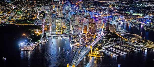 المناظر الليلية الرائعة تحت عدسة المصور الأمريكي من طائرة هليوكوبتر