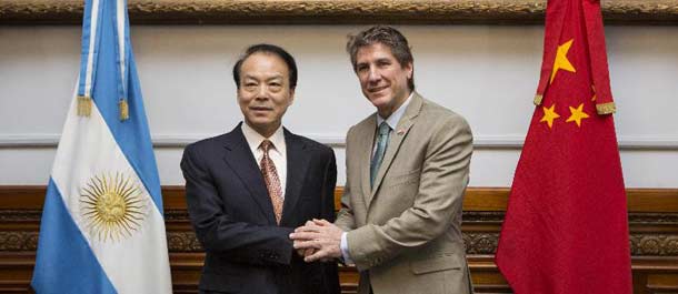 وكالة أنباء ((شينخوا)) الصينية ومجلس الشيوخ الأرجنتيني يعملان على تدعيم العلاقات