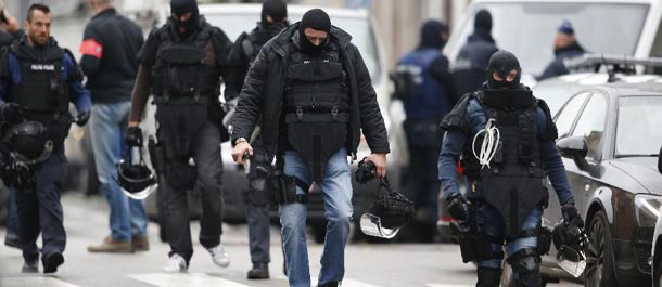 التليفزيون : الشرطة البلجيكية تعتقل شخصا واحدا فى مولينبيك حول هجمات باريس