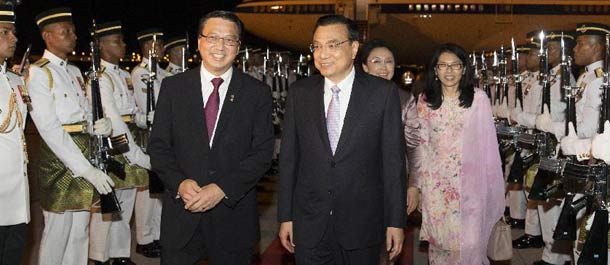 رئيس مجلس الدولة الصينى يصل الى ماليزيا لحضور اجتماعات قادة شرق اسيا والقيام بزيارة رسمية