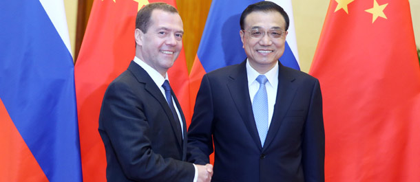الصين وروسيا توقعان أكثر من 30 اتفاقية خلال زيارة ميدفيديف