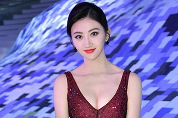 الممثلة الصينية جينغ تيان تحضر الانشطة