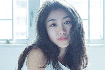 البوم صور للممثلة الصينية يان تشوه لينغ