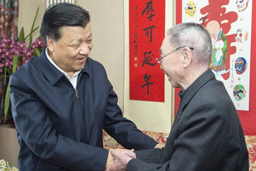 مسئول كبير بالحزب الشيوعى الصينى يزور العاملين بالثقافة