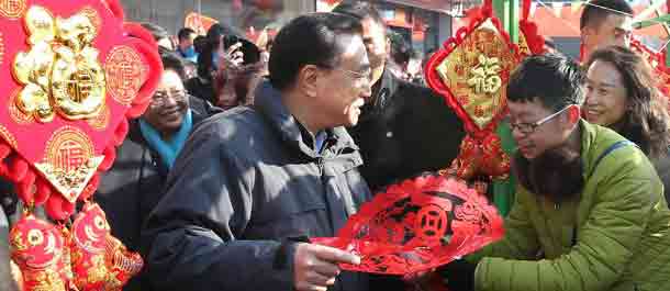 رئيس مجلس الدولة الصيني تقوم بالجولة التفقدية في نينغشيا