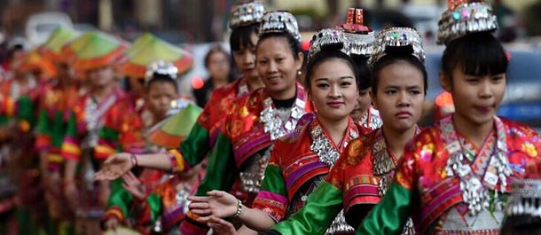 قومية داي بمقاطعة يوننان تحتفل بمهرجان هواجيه