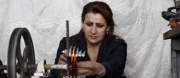 تحقيق إخباري : الظروف الصعبة التي تعيشها سوريا  أجبرت بعض النساء السوريات للبحث عن 
عمل