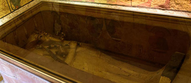 تقرير إخباري: مسح راداري ثاني لمقبرة توت عنخ أمون يؤكد وجود "كشف اثري" خلفها