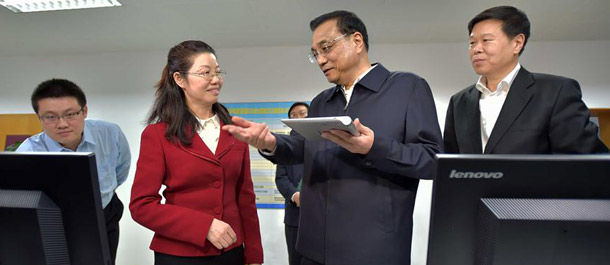رئيس مجلس الدولة الصيني يطالب ببذل جهود ثابتة للإصلاح الضريبي