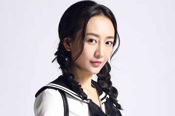 صور الممثلة الصينية وانغ أو في البرنامج التلفزيوني