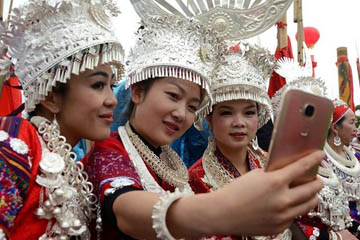 الاحتفال بعيد الأخوات التقليدي في قويتشو الصينية