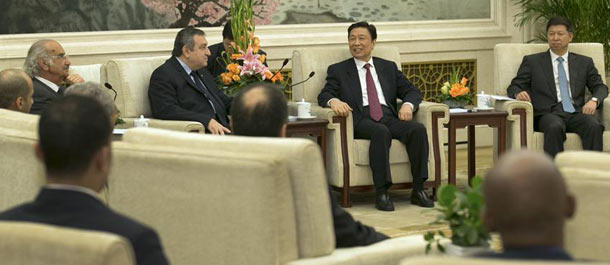 نائب الرئيس الصيني يجتمع مع قادة سياسيين من دول عربية