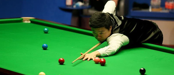 دينغ جون هوي الصيني يصبح اول لاعب اسيوي يصل الى نهائيات بطولة العالم للسنوكر