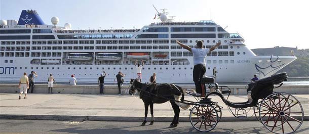 كوبا ترحب بوصول أول سفينة سياحية أمريكية منذ نصف قرن