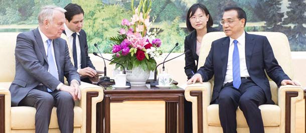 رئيس مجلس الدولة الصينى يجتمع مع وزير خارجية فرنسا