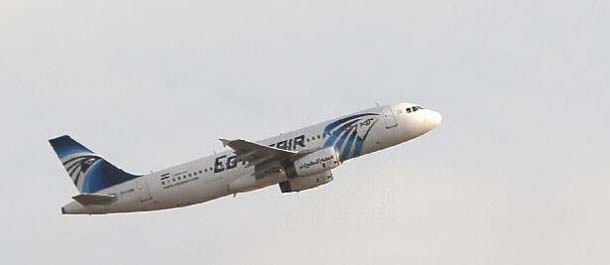 "مصر للطيران": 30 مصريا و15 فرنسا و11 شخصا من عشر جنسيات كانوا على متن الطائرة المفقودة