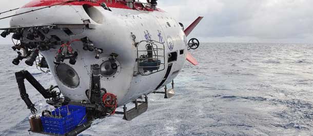 انتهاء الغواصة الصينية المأهولة "جياو لونغ" من مهماتها العلمية في الخندق المحيطي