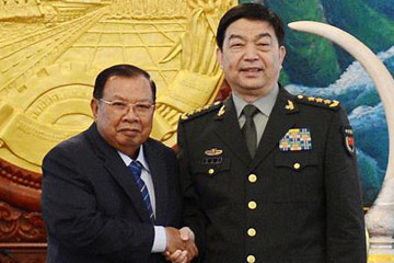 رئيس لاوس يعرب عن امله فى تعزيز التعاون العسكري مع الصين