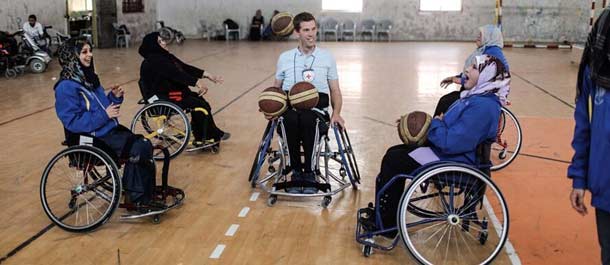 دورة تدريبية في كرة السلة لذوات الاحتياجات الخاصة في غزة