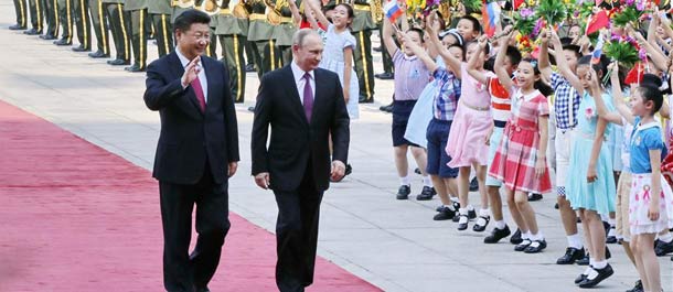 الصين وروسيا تتعهدان بتعميق الشراكة الاستراتيجية الثنائية