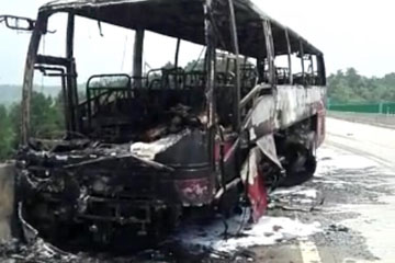 مقتل 35 شخصا اثر اندلاع حريق بحافلة وسط الصين