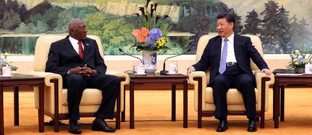 الرئيس الصيني يلتقي بالمبعوث الخاص لقائد كوبا