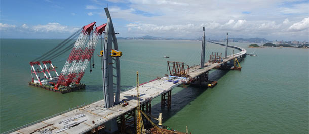 الصين تبنى أطول جسر بحري يساوي 60 برج إيفل الفرنسي من حيث وزن الفولاذ
