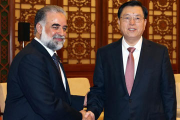 كبير المشرعين الصينيين يتطلع إلى زيادة التبادلات بين الصين وباكستان