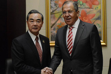 وزيرا خارجية الصين وروسيا يتفقان على الحذر من إشعال قوى خارجية للتوترات الاقليمية
