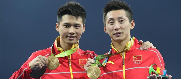 الصين تفوز بالميدالية الذهبية للغطس المتزامن من عشرة امتار للرجال في اولمبياد ريو