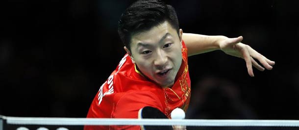 ما لونغ يهزم تشانغ جي كه في نهائي بين اللاعبين الصينيين لتفوز بذهبية فردي رجال في تنس الطاولة بريو