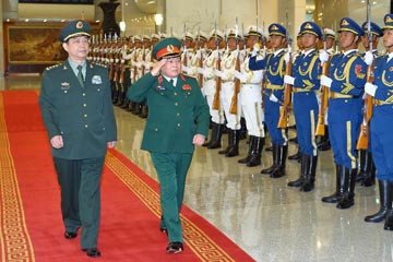 وزيرا دفاع الصين وفيتنام : ينبغي على البلدين دعم التعاون العسكري