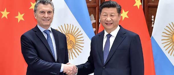 الرئيس الصيني شي جين بينغ يجتمع بالرئيس الأرجنتيني ماوريسيو ماكري قبل قمة مجموعة 
العشرين
