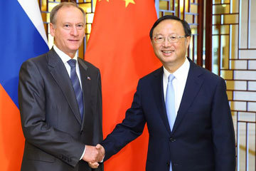 الصين وروسيا تتعهدان بزيادة التنسيق فى الأمن الاستراتيجي