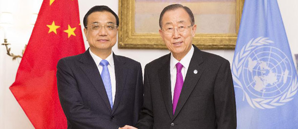رئيس مجلس الدولة الصيني يلتقي بالأمين العام للأمم المتحدة لمناقشة قضايا التنمية والتغير 
المناخي