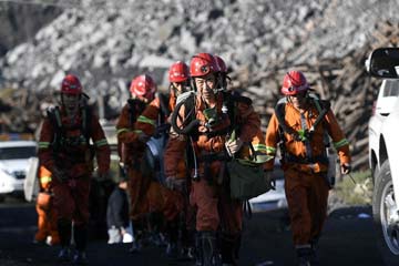 مواصلة عمليات الانقاذ بعد انفجار غاز داخل منجم بنينغشيا في شمال غربي الصين