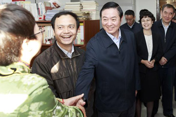 مسؤول صيني بارز يحث على تحسين جودة المجلات الادبية