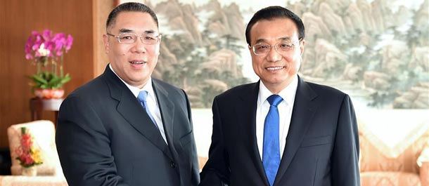 رئيس مجلس الدولة الصيني يلتقي الرئيس التنفيذي لمنطقة ماكاو