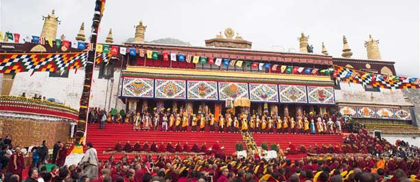 الاحتفال بالذكرى الـ 600 لدير دريبونغ في منطقة التبت