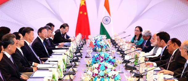 شي يحث على بذل جهود مشتركة لتعزيز الشراكة الصينية-الهندية
