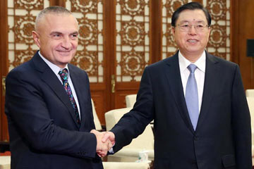 الصين وألبانيا تتعهدان بتعزيز العلاقات البرلمانية