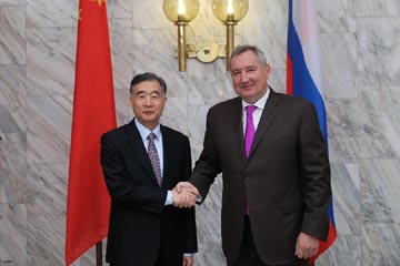 نائبا رئيسي الوزراء الصيني والروسي يتعهدان بمواصلة تعزيز التعاون الثنائي