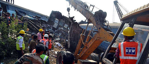 تقرير اخباري: ارتفاع حصيلة قتلى حادث قطار الهند إلى 120