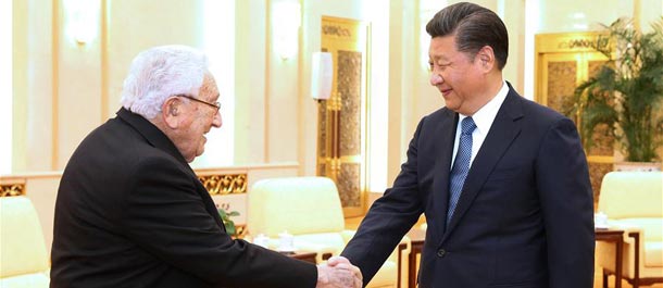 الرئيس شى يجتمع مع هنرى كيسنجر ويناقش العلاقات الأمريكية الصينية