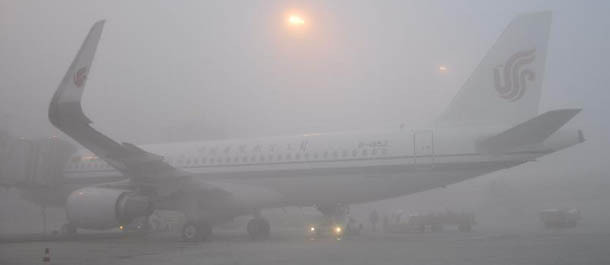 ضباب كثيف نادر يعيق سفر 20 ألف شخص في مطار تشنغدو