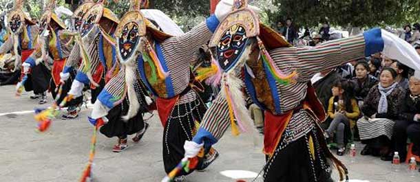 الفرق الشعبية للأوبرا التبتية في منطقة التبت تركز على توارث الأوبرا التبتية وتطويرها